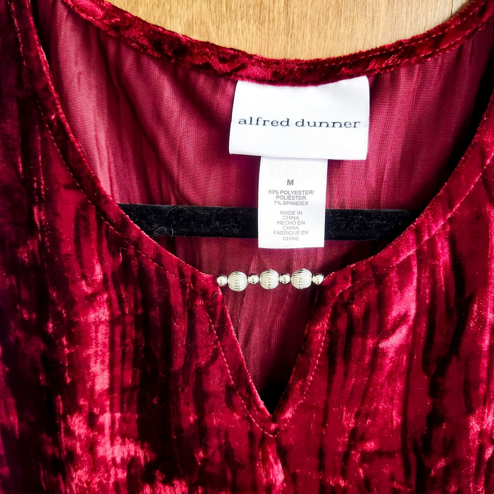 Alfred Dunner Velvet Top Womens Medium Red Crushed Velvet Holiday Party Blouse - Picture 3 of 6